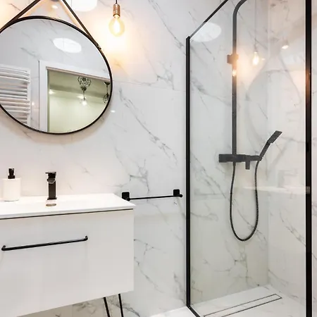 Flatbook Centre Parking 格但斯克